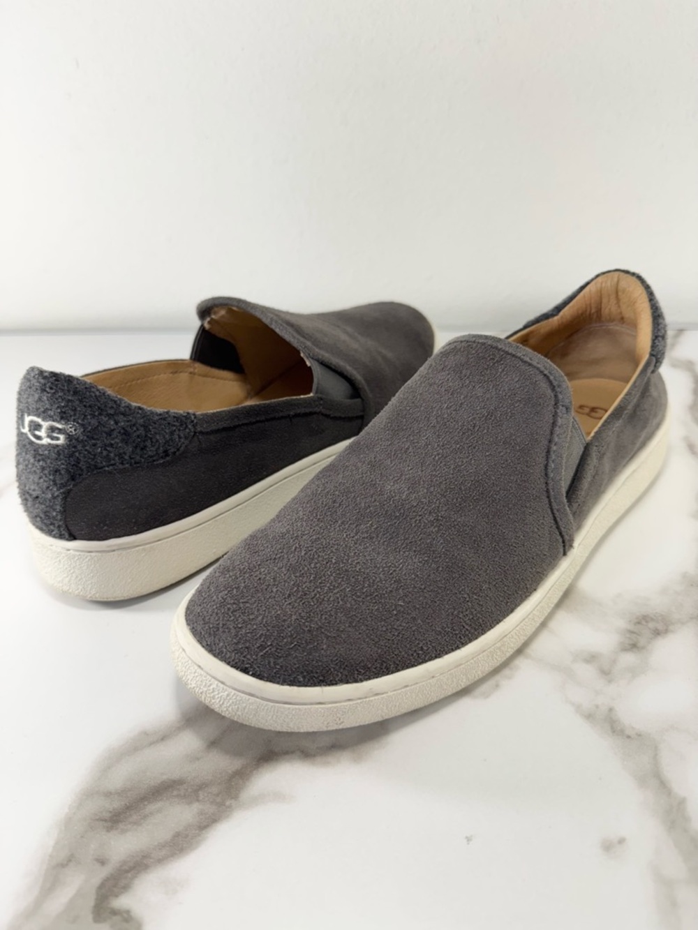UGG CAS Women’s Grey Suede Leather Boucle Round Toe Slip-On Loafers Sneakers, 10